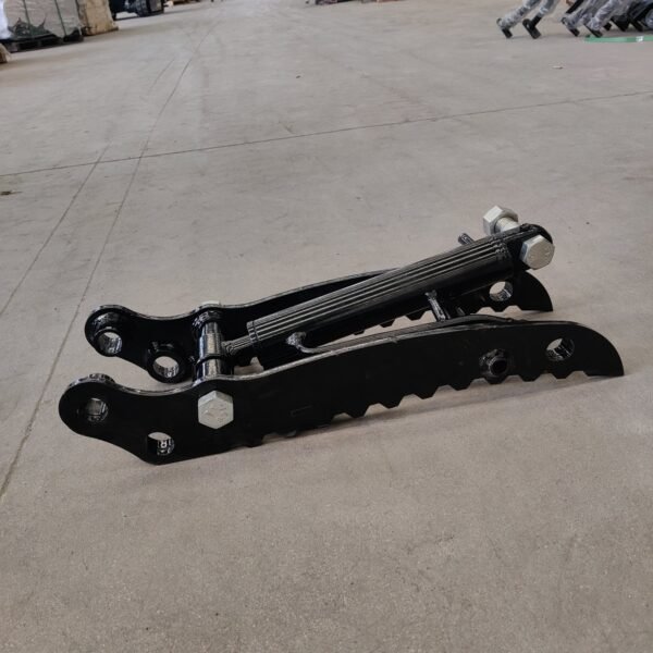 Budget-Style-Hydraulic-Thumb-Clip2-scaled-1.jpg