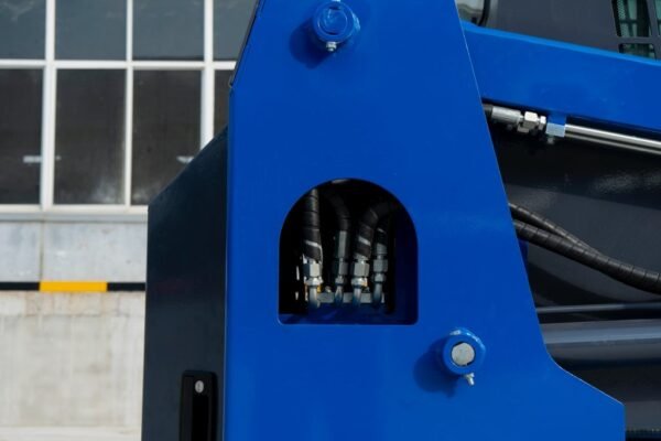 Mini-Skid-Steer-Kubota-D1105-Diesel-5.jpg