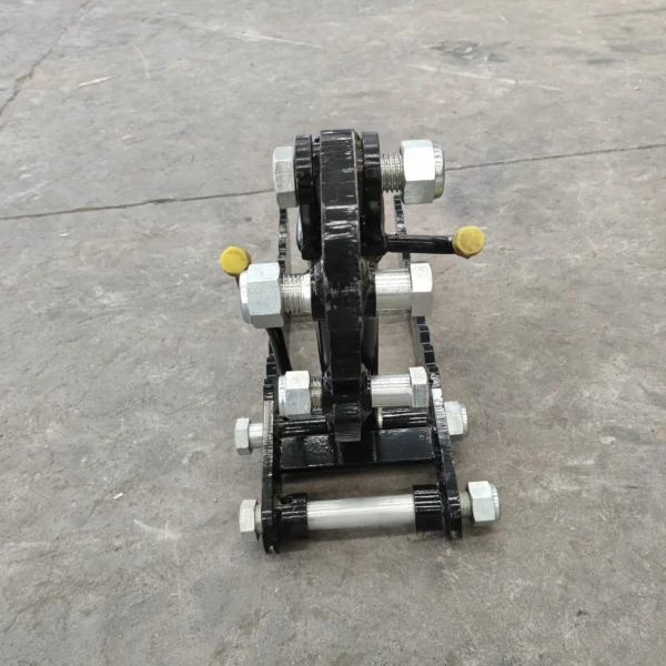 TYPHON-Attachments-Hydraulic-Thumb-Clip8-scaled-1.webp