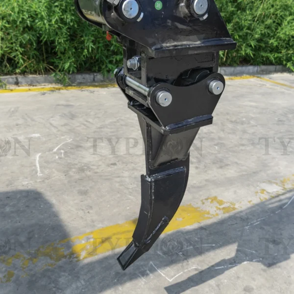 TYPHON-Ripper-Hook-Attachment-For-2-3-ton-Mini-Excavator-3.webp
