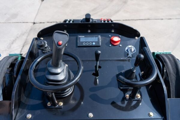 TYPHON-STOMP-X130020.jpg TYPHON-STOMP-X130020.jpg