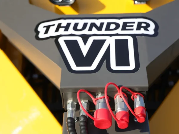 TYPHON-Thunder-VI-23hp-EPA-BS-Engine-Wheel-Loader9.webp