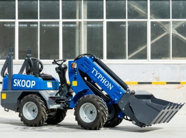 TYPHON-Wheel-Loader-with-Kubota-D1105-engine2-1.jpg